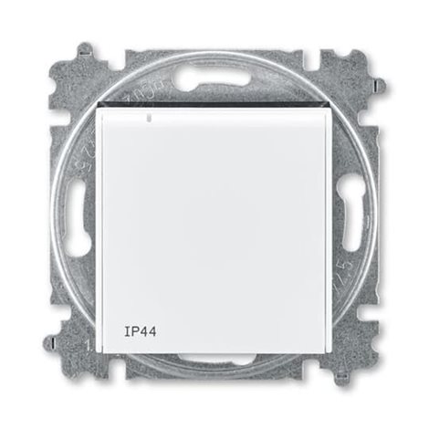 6619H-A06997 62 Zásuvka jednonásobná s ochr. kolíkem, s clonkami, s víčkem, IP44