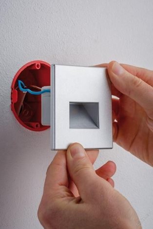 994.95 LED vestavné svítidlo do zdi Edge Quadro hranaté 8x8cm 1,1W 230V 2700K matný chrom 2