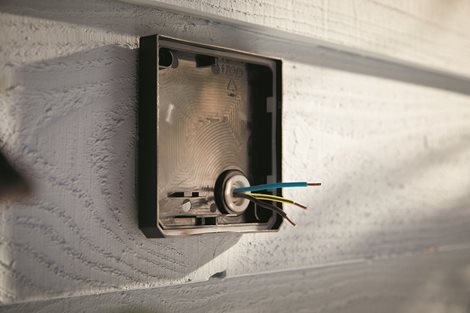17435/30/P7 Hue WACA Discover venkovní nástěnné LED svítidlo 79W 2300lm 2200-6500K RGB IP44 černá 4