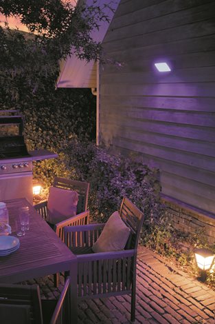 17435/30/P7 Hue WACA Discover venkovní nástěnné LED svítidlo 79W 2300lm 2200-6500K RGB IP44 černá 17