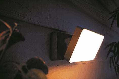 17436/30/P7 Hue White Welcome venkovní nástěnné LED svítidlo 28W 2300lm 2700K IP44 černý 20