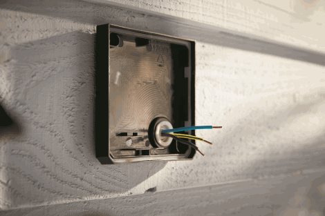 17436/30/P7 Hue White Welcome venkovní nástěnné LED svítidlo 28W 2300lm 2700K IP44 černý 4