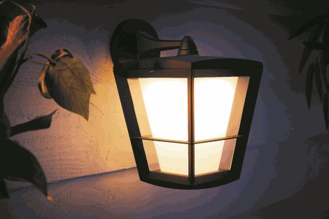 17440/30/P7 Hue WACA Econic venkovní nástěnné LED svítidlo 15W 1150lm 2200-6500K RGB IP44 černá 12