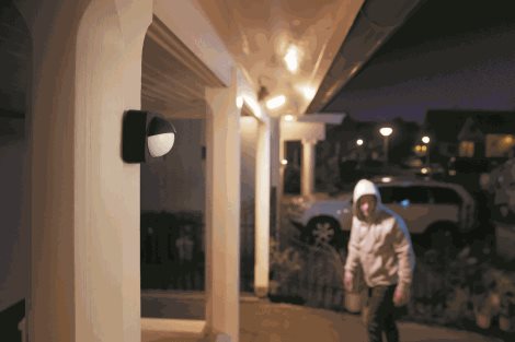 Hue venkovní bezdrátové pohybové čidlo 160° 12m IP54 2xAA černé 14