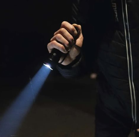P3115 LED svítilna kovová 500lm 4× AAA FOKUS 5