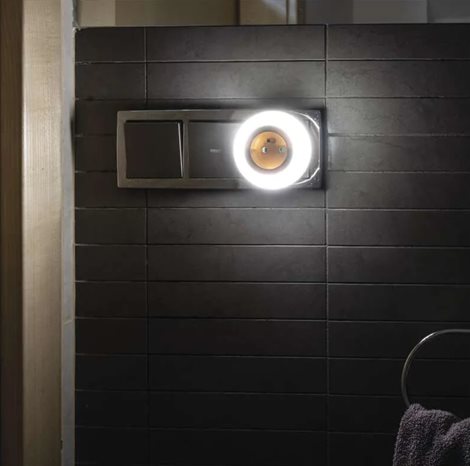 P3320 NOČNÍ SVĚTLO+ZÁSUV. 3 LED 230V 7