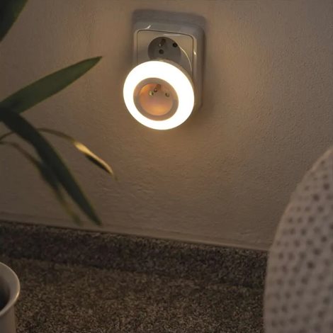 P3320 NOČNÍ SVĚTLO+ZÁSUV. 3 LED 230V 10
