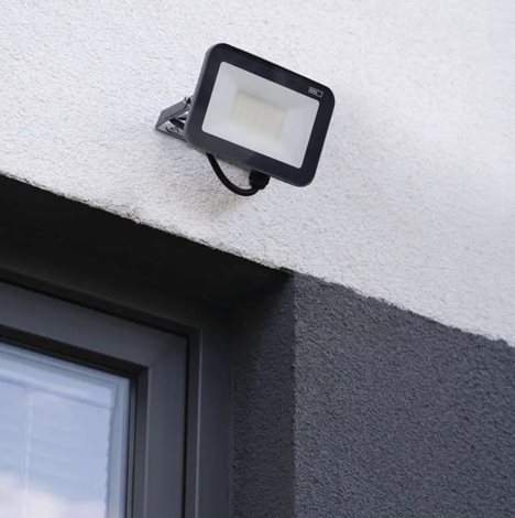ZS2632 LED REFLEKTOR PROFI 30W 3300LM 6