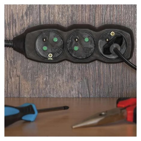 PC0315R Prodlužovací kabel 5m, 3zásuvky, černý, PVC, 1,5mm2 2