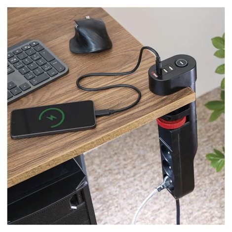 P1311PD Prodlužovací kabel 1,5 m/3 zásuvky/vypínač/uchycení na stůl/USB/černý/PVC/1,5 mm2 5
