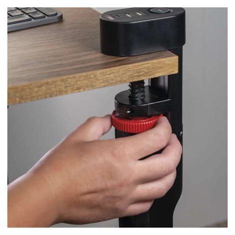 P1311PD Prodlužovací kabel 1,5 m/3 zásuvky/vypínač/uchycení na stůl/USB/černý/PVC/1,5 mm2 6
