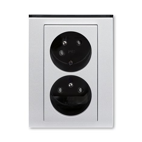5513H-C02357 70 Zásuvka dvojnásobná s ochr. kolíky, s clonkami, s natočenou dutinou; titan