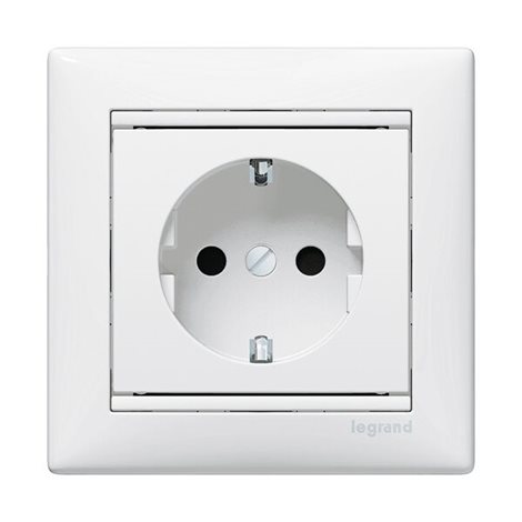 774421 VA BÍLÁ ZÁSUVKA 2P+T SCHUKO CL