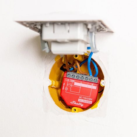 SHELLY 1PM GEN4 Spínací modul s měřením spotřeby Zigbee, Matter, WiFi, Bluetooth 3
