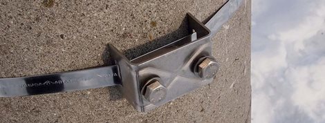 PTA-U111-N8-SS nerez. příchytka U111 pro pásy do š. 20 mm, rozehnuté konce, pro 1 šroub + 1 ks nerez 2