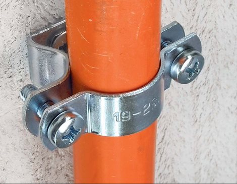 OME-M4050-ZN kovová distanční příchytka pro kabely a trubky 