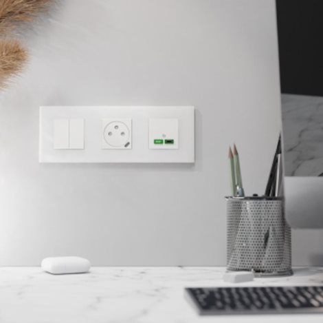 NU600679 Krycí rámeček, Unica Deco Materials, trojnásobný, Translucent white 3