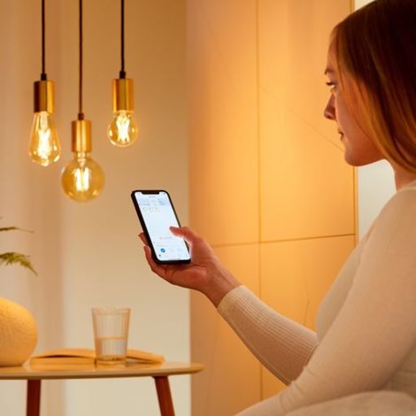 WiZ LED žárovka filament amber E27 A60 7W 640lm 2000-5000K IP20, stmívatelná 7