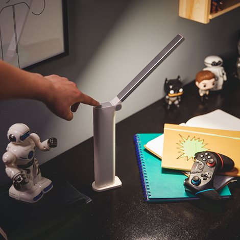Amber přenosná stolní LED lampa 1x5W 120lm 4000K IP20 USB, krokové stmívání, bílá 5
