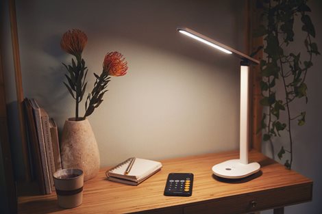 Ivory stolní LED lampa 1x5W 130lm 2700/3600/5000K IP20 USB, krokové stmívání, bílá 3