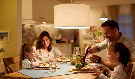 WiZ Smart LED Žárovka Filament čirá 7 W (ekv. 60 W) 806lm 2700-6500K ST64 E27 12
