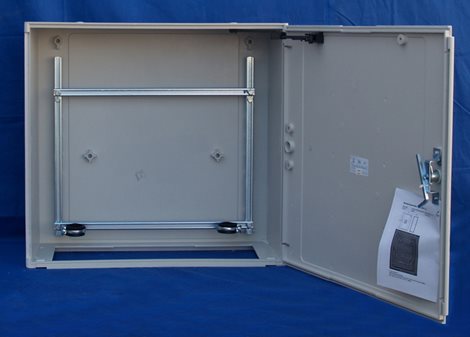 APZ/NV-7-C-2 Plyn. skříň do výklenku stejný design jako SS od energetiky  3