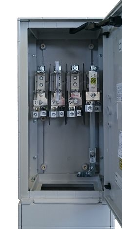 SS100/NKE1P přípojková skříň s pilířem 3