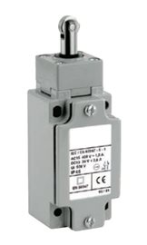KSBM5E13X11 Koncový spínač kovový s nerezovou kladkou, šířka 40mm