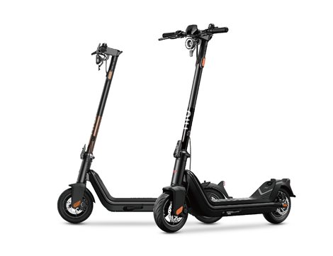 NIU KQi3 Pro Black Smart elektrická skládací koloběžka 3