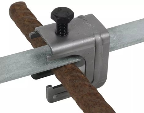 308032 Propojovací svorka pro prům. 6-10 mm nebo pásek 30x3-4mm nebo přítlačný třmen 1
