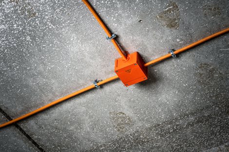 WKE 2 - 5 x 1,52 Požárně odolná krabice E90 IP66 100 x 100 x 70 mm vyrážecí membrány 5