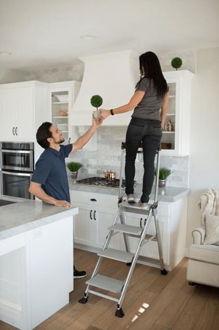 11904EN Jumbo Step 4 - velice lehké, bezpečné a pohodlné skládací schůdky pro náročné používání 2