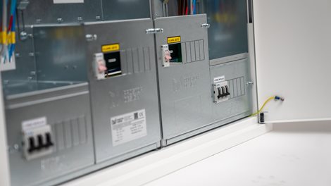 Rozvaděč elektroměrový EMR 2/2 bez hlavního jističe uni-FV 2025 ČEZ+EGD vyp. 63A 2x hl.přívod 11