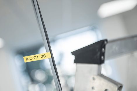 PT-E110VP tiskárna samolepících štítků, pro pásky TZE 12mm 3