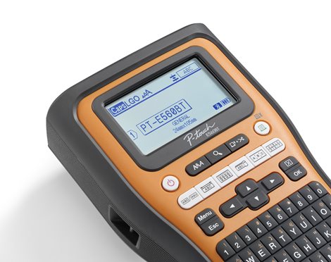 Brother PT-E560BTSP tisk. samolep. štítků s bluetooth, pro pásky 6-24 mm + kufr + 4 pásky 7