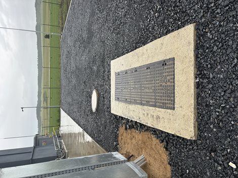 Poklop litinový ZEKAN S, tř. B125  v ocelovém rámu 5