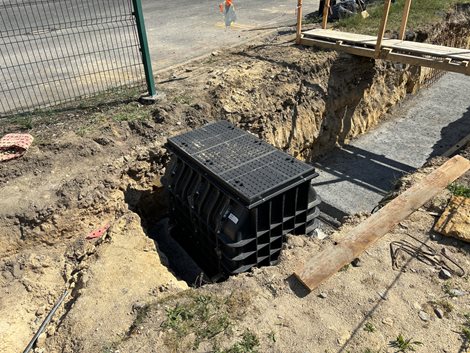 Poklop litinový ZEKAN S, tř. B125  v ocelovém rámu 6
