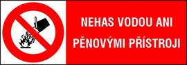Samolepka-Nehas vodou a pěnovými přístroji 26x74mm